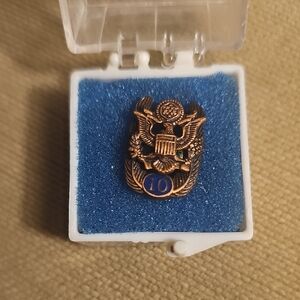 Vintage US Army 10 Year Service Eagle Emblem Pin/lapel. Collectors Item!